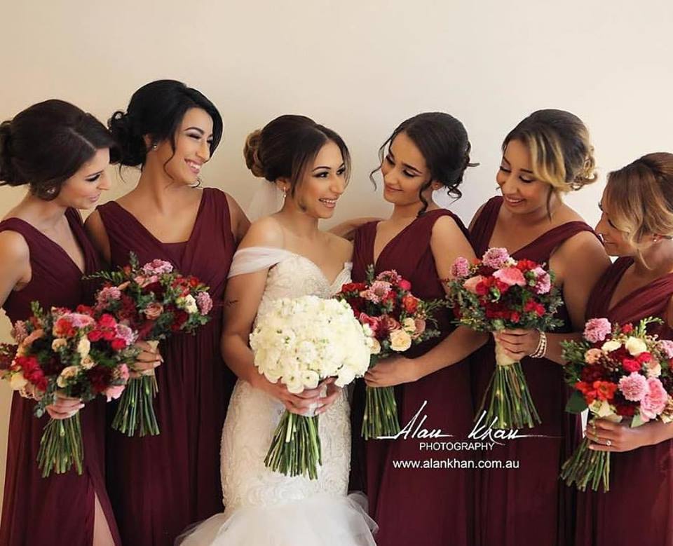 Mismatched Bridesmaids' Dresses: Tips and Advice